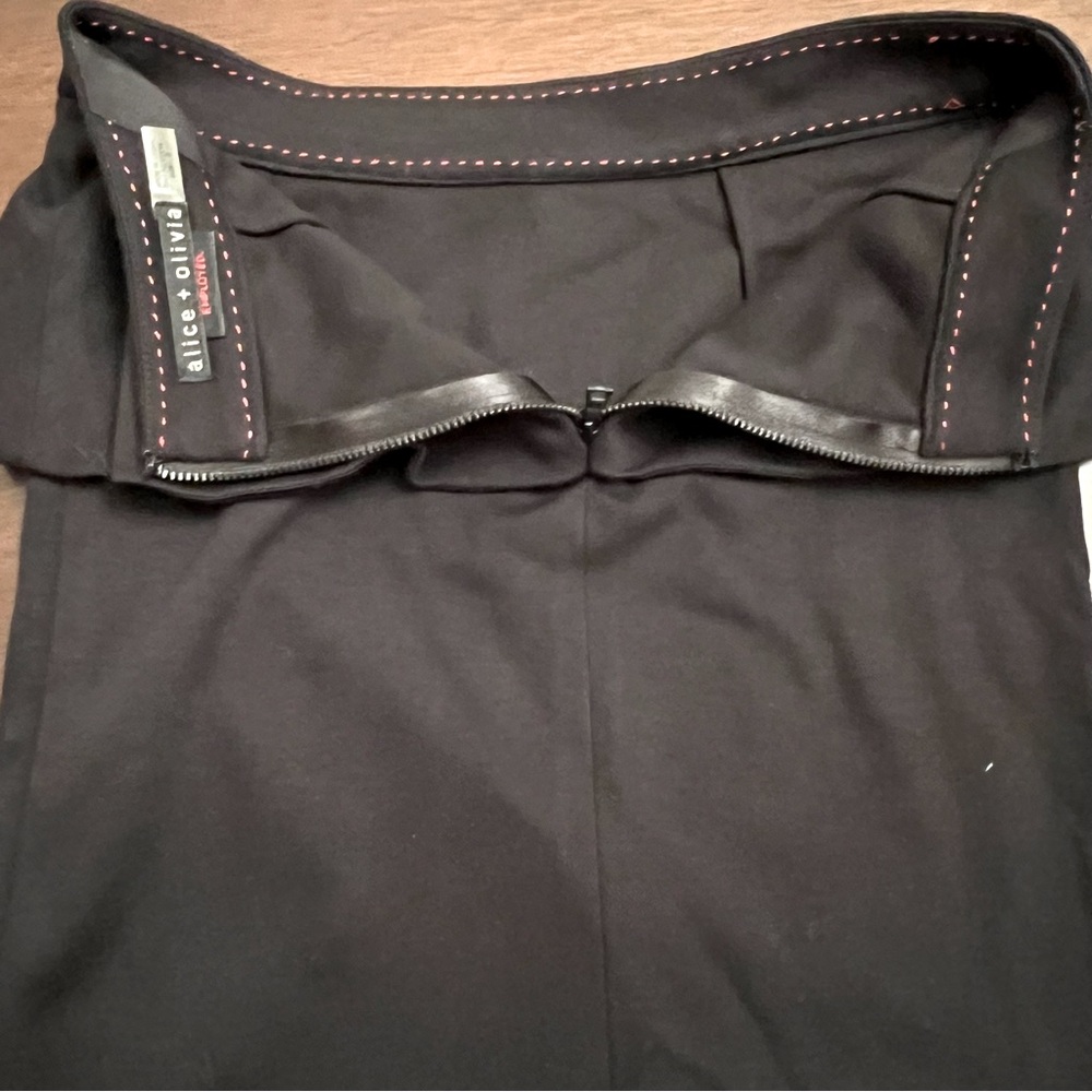 Alice + Olivia Black Thick Stretch Peplum Pencil Skirt - Picture 6 of 10
